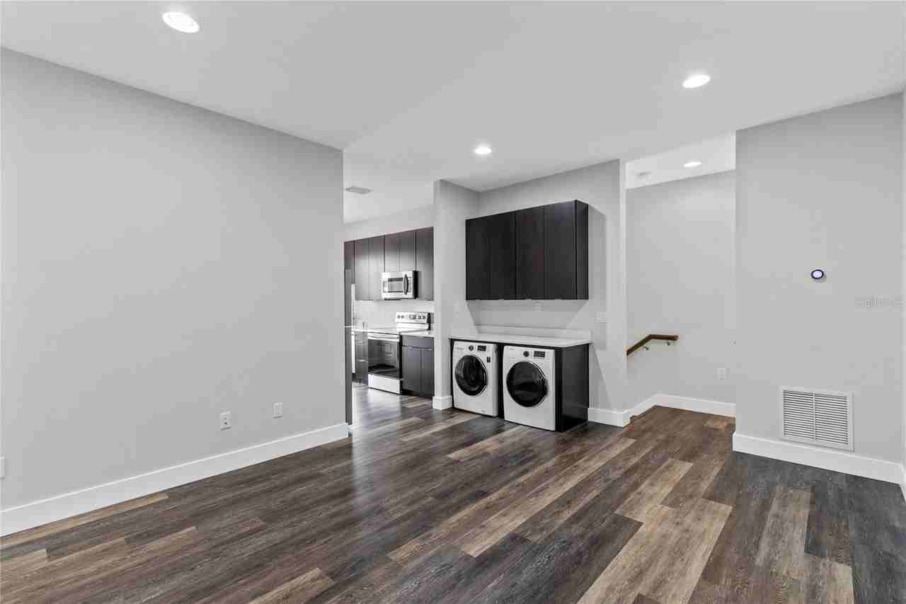 14105 Corrigan Ave #B - Photo 5 of 22