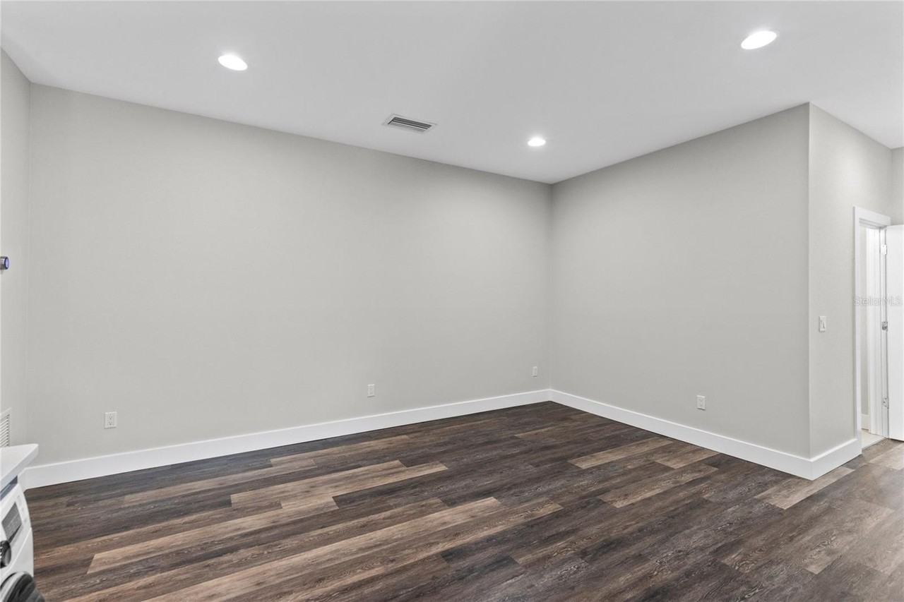 14105 Corrigan Ave #B - Photo 7 of 22