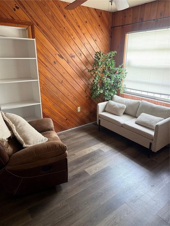 500 E 25th St - Photo 2 of 8