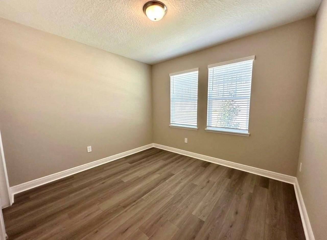 2122 Divot Dr - Photo 2 of 28