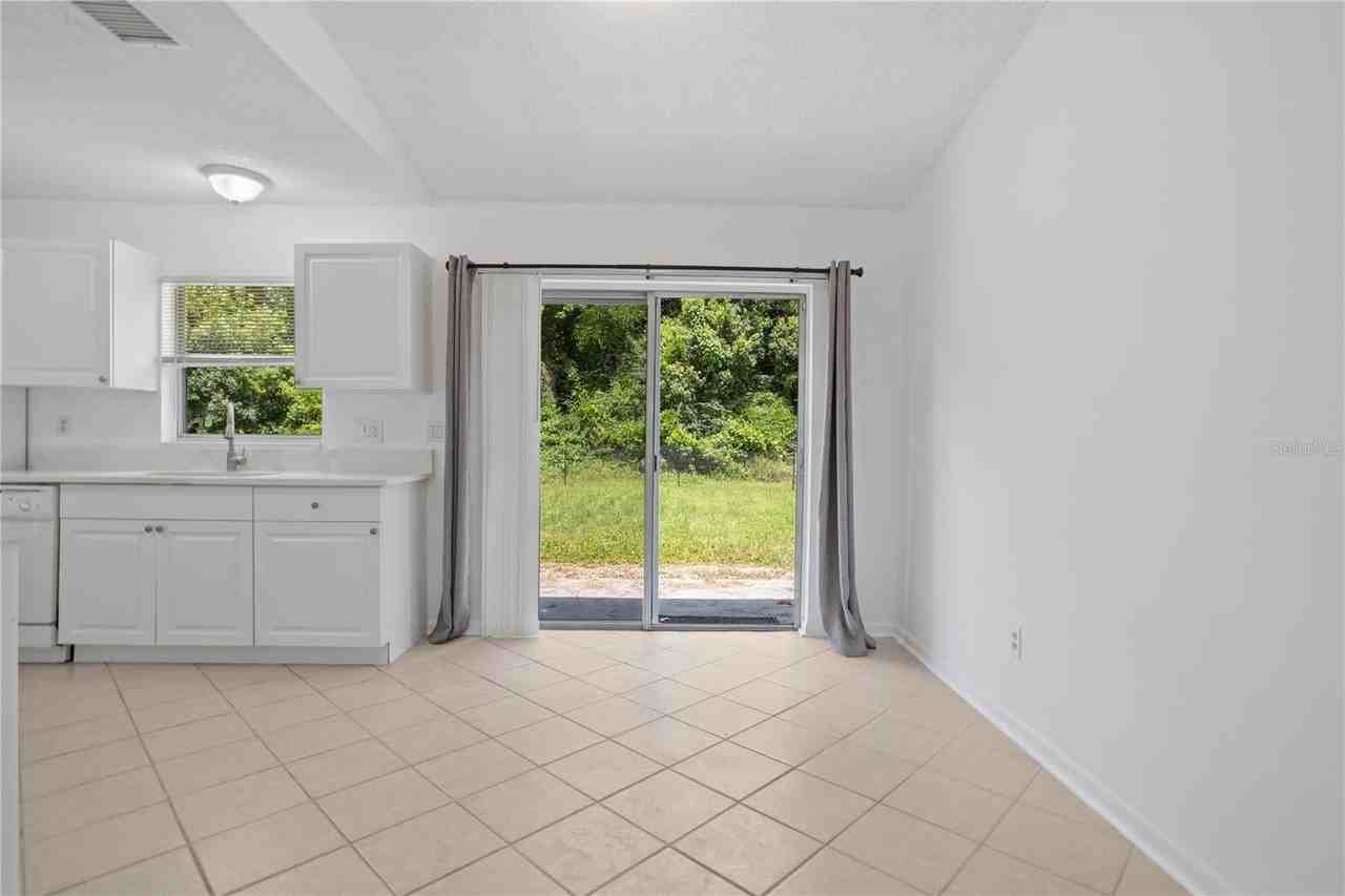 1923 Bonneville Dr - Photo 7 of 14