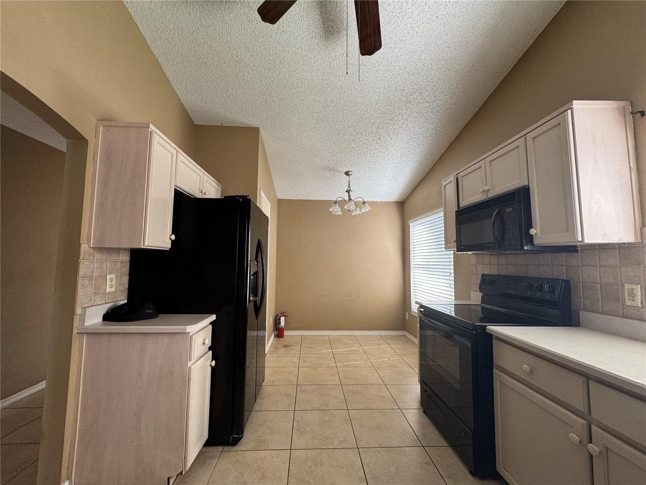 3132 Arrow Dr - Photo 5 of 23