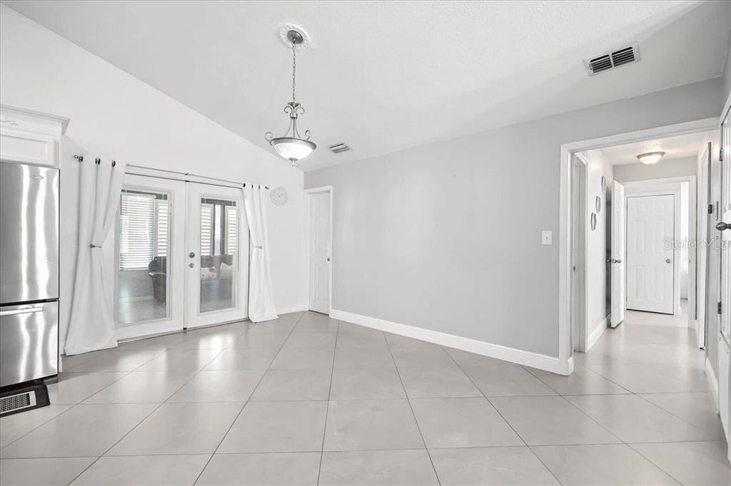 4024 Anthony Ln - Photo 6 of 20