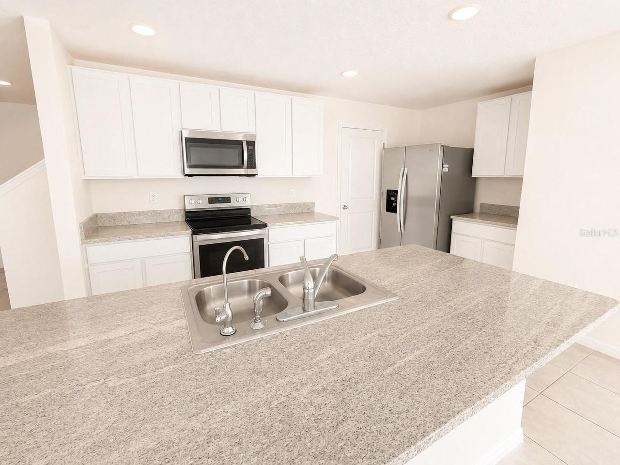 12153 White Cypress Pl - Photo 5 of 14
