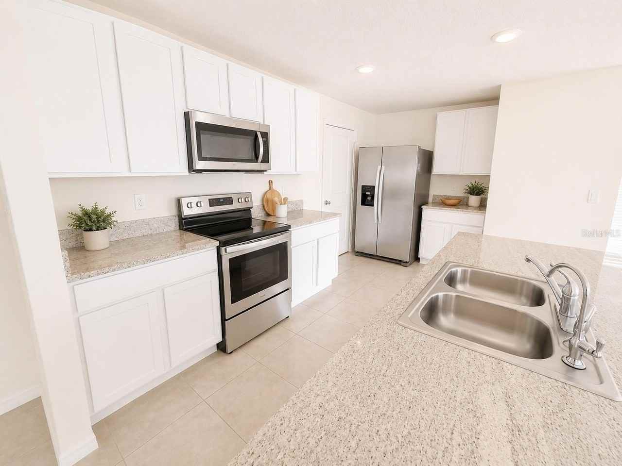 12153 White Cypress Pl - Photo 6 of 14