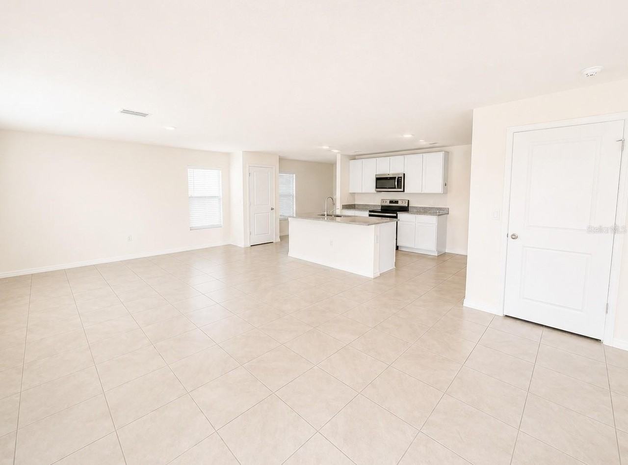 12153 White Cypress Pl - Photo 7 of 14