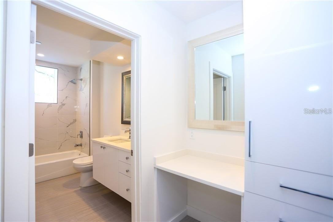 2814 W Barcelona St - Photo 7 of 24
