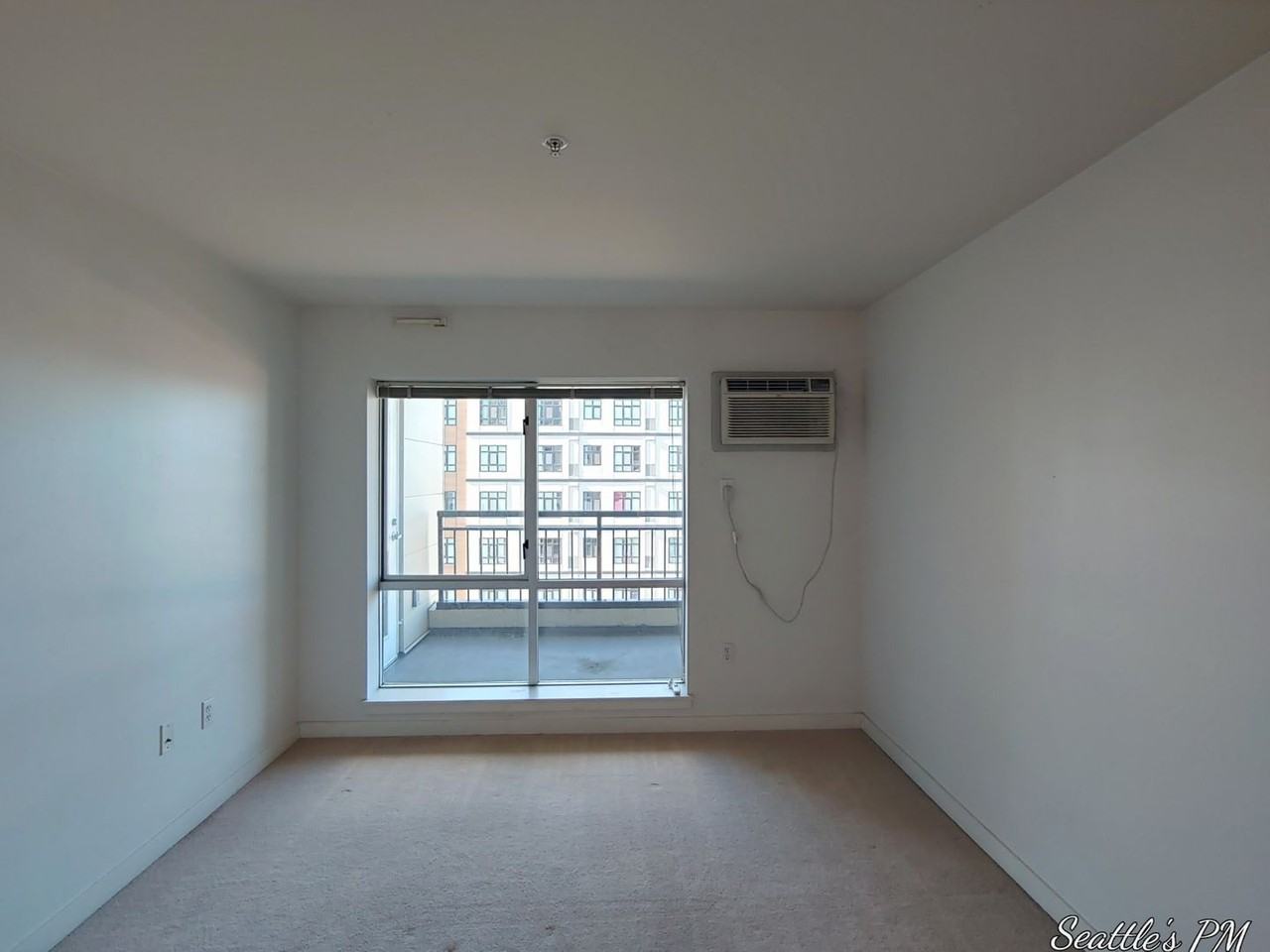 321 10th Ave S #607 - Photo 5 of 16