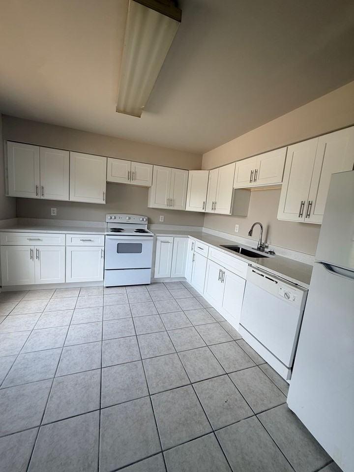 5483 Decatur St - Photo 3 of 19