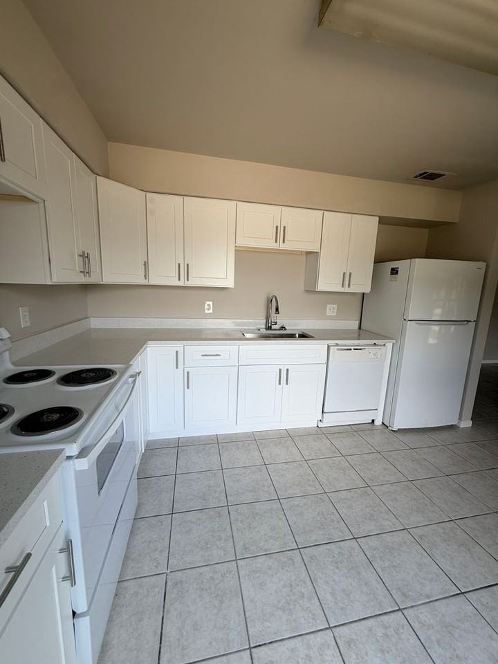 5483 Decatur St - Photo 4 of 19