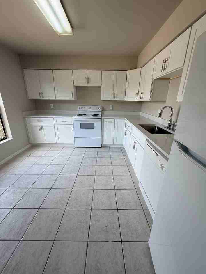 5483 Decatur St - Photo 5 of 19