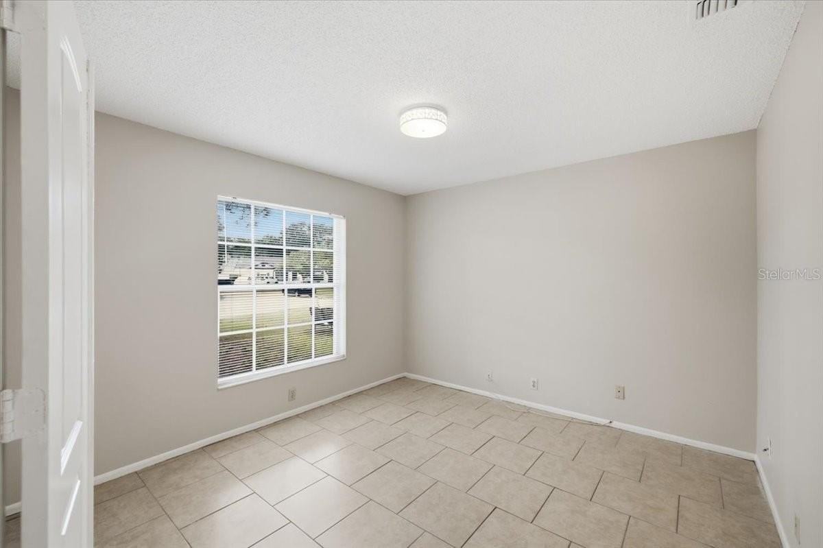1901 Castle Bay Ct - Photo 5 of 30