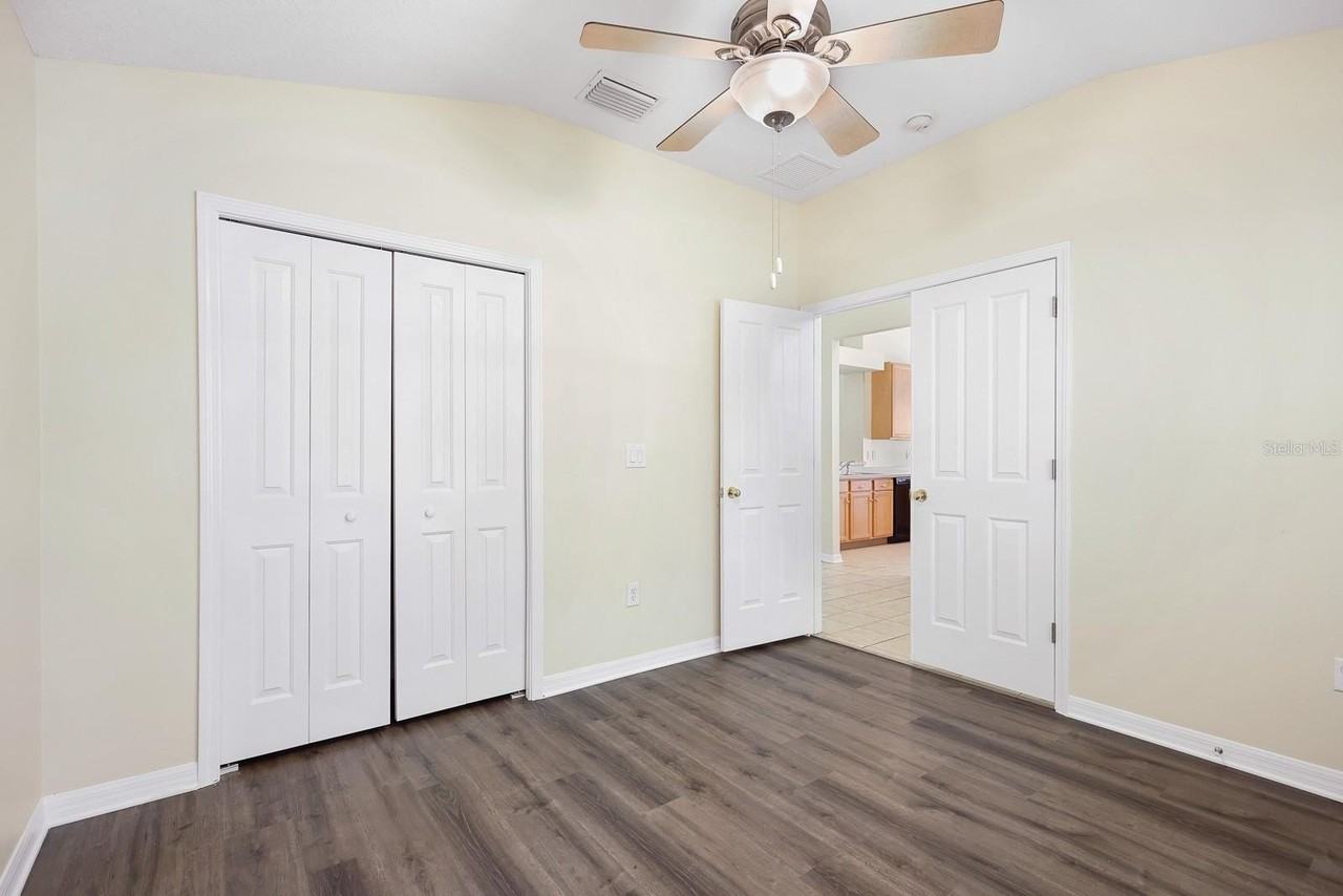 6328 Bridgecrest Dr - Photo 4 of 42