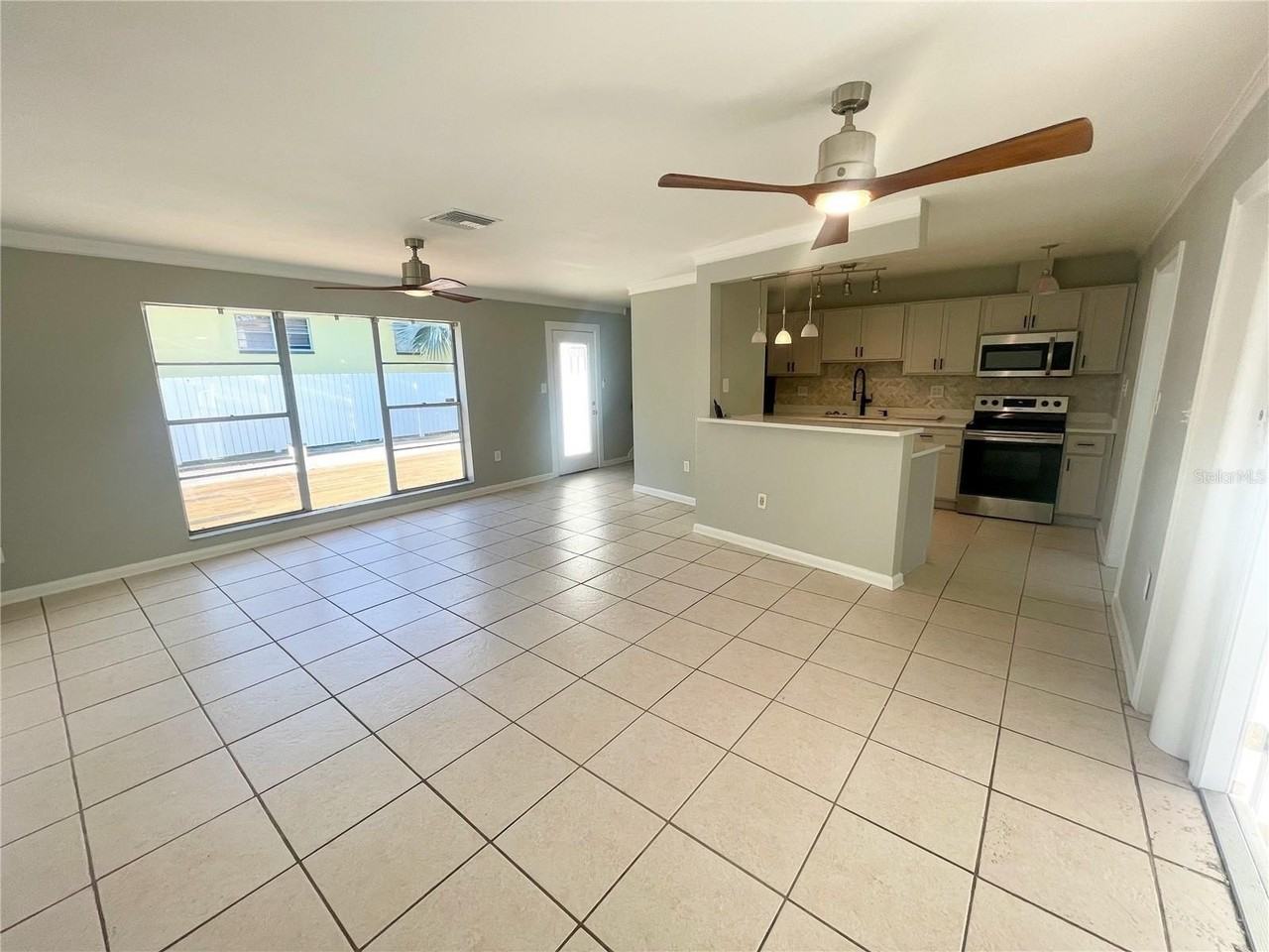 4608 S Hesperides St - Photo 7 of 22