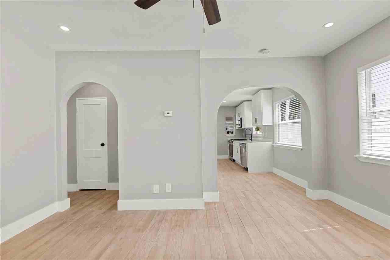 1906 W Gray St - Photo 6 of 50