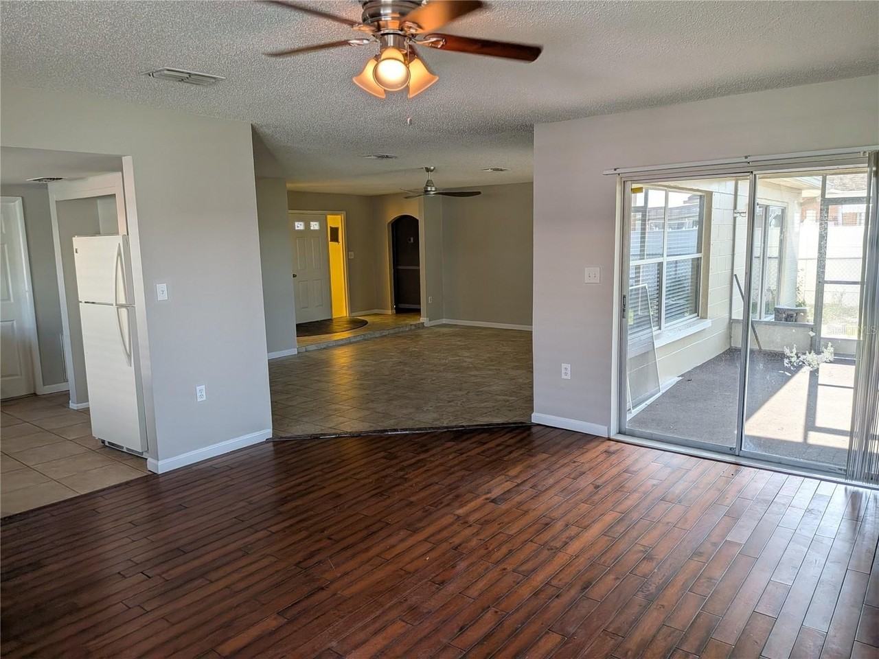8206 Dedham Dr - Photo 4 of 22