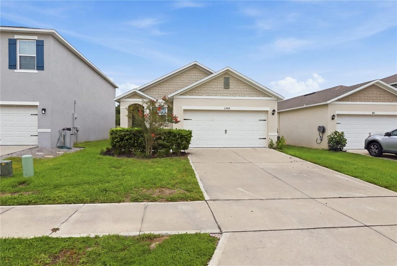 1749 Shadow Trace Way - Photo 2 of 30
