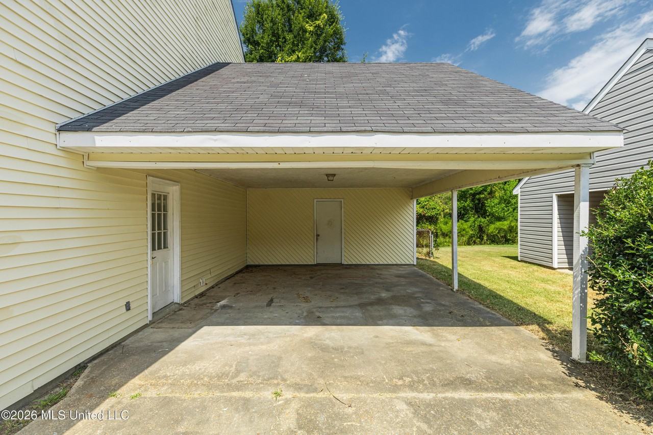 520 Twin Pine Cv - Photo 5 of 32