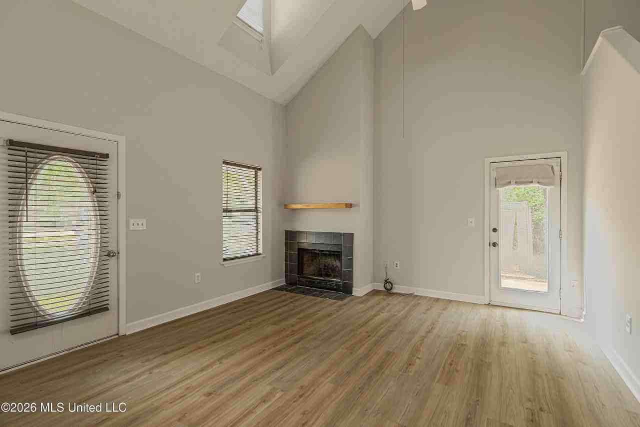 520 Twin Pine Cv - Photo 7 of 32