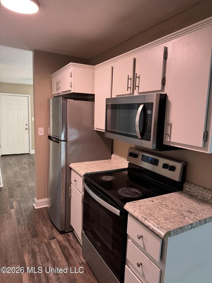 1254 24th St - Photo 4 of 10