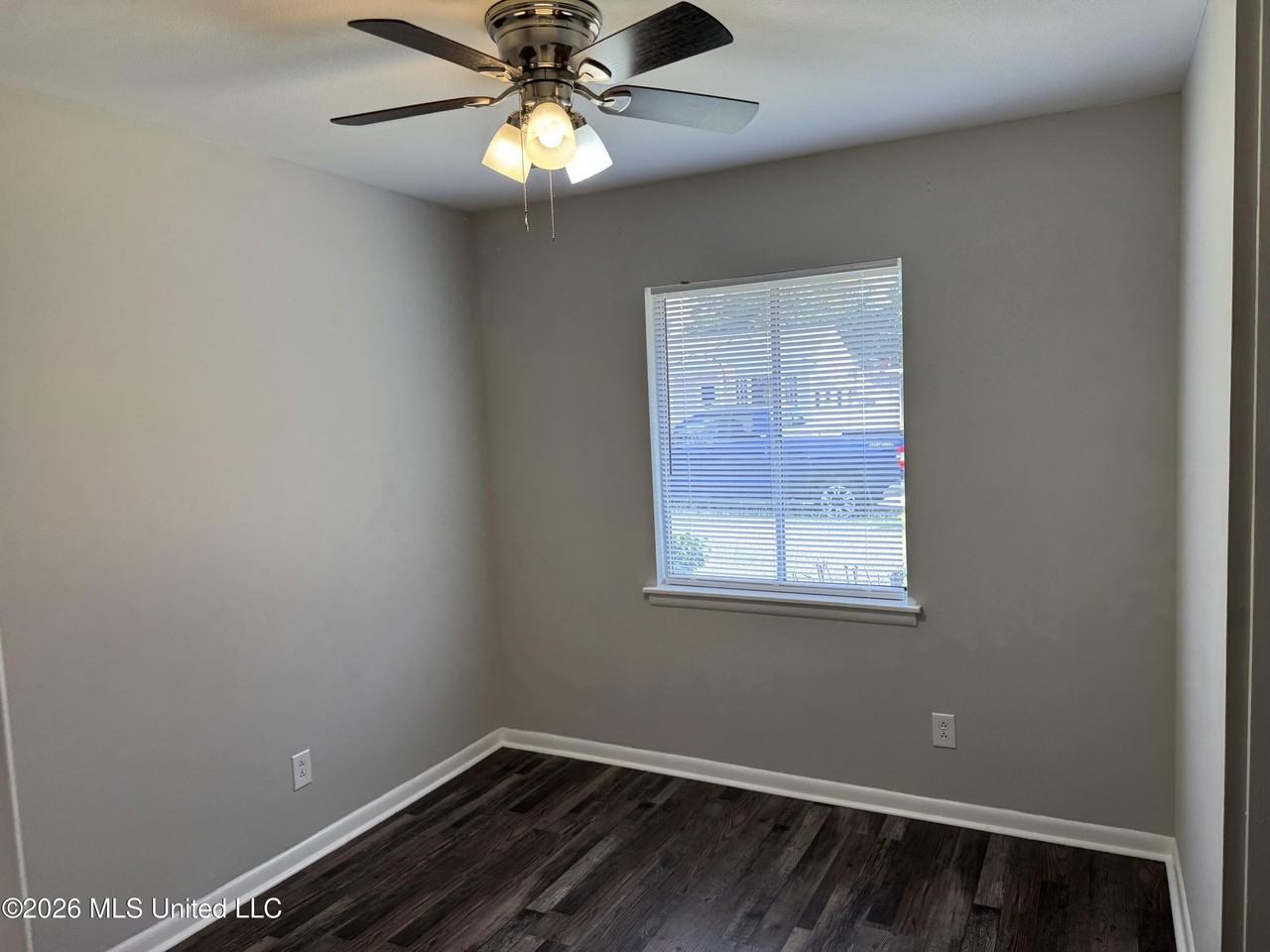 1254 24th St - Photo 6 of 10