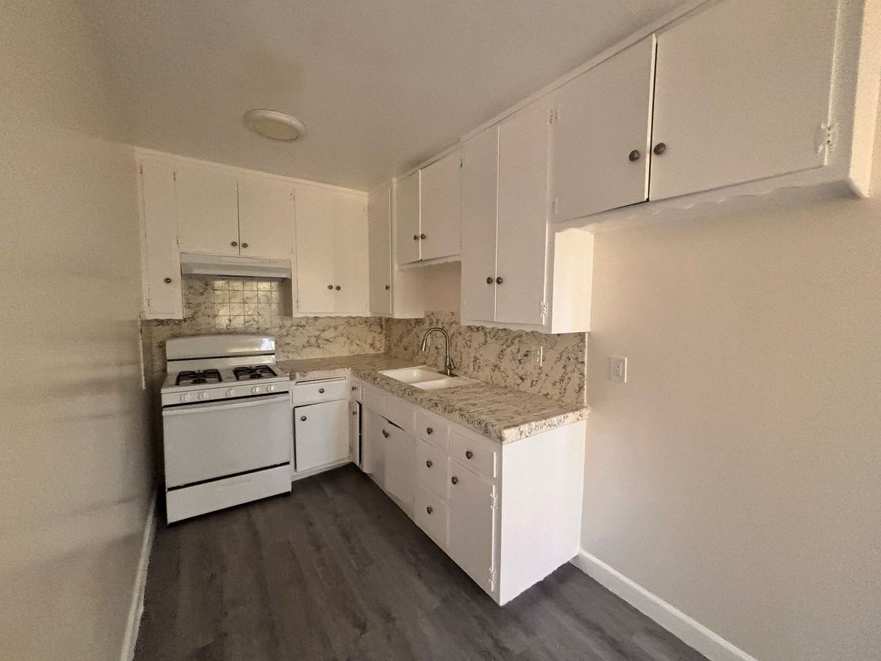 15339 California Ave - Photo 5 of 14