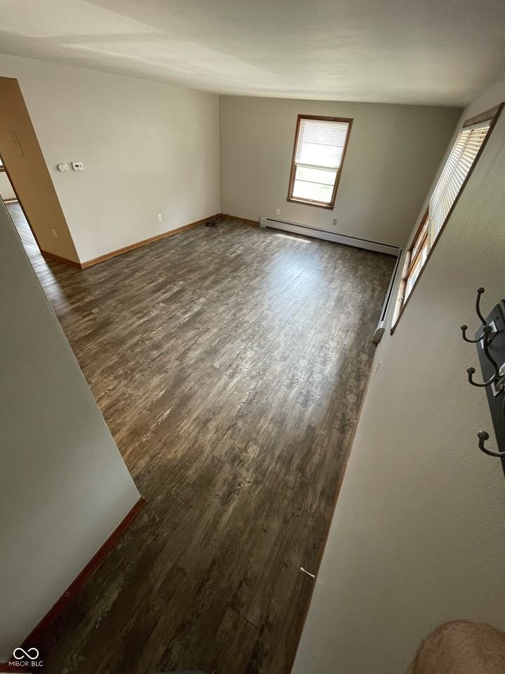 113 W Fifth St #B - Photo 4 of 11