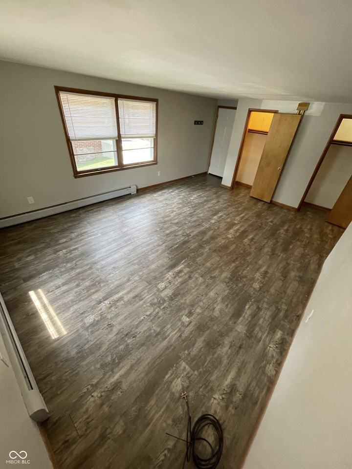 113 W Fifth St #B - Photo 5 of 11