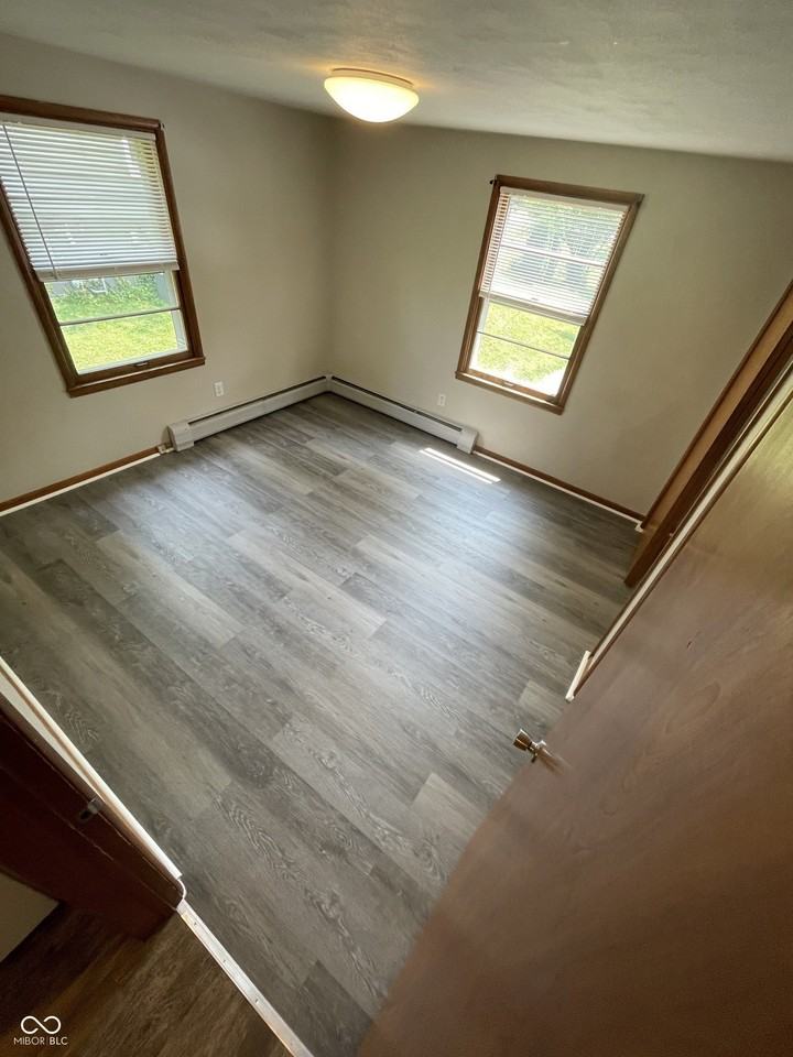 113 W Fifth St #B - Photo 7 of 11