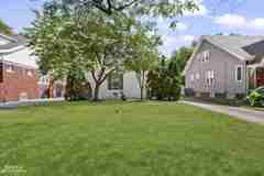 886 Saint Clair Ave - Photo 1 of 1