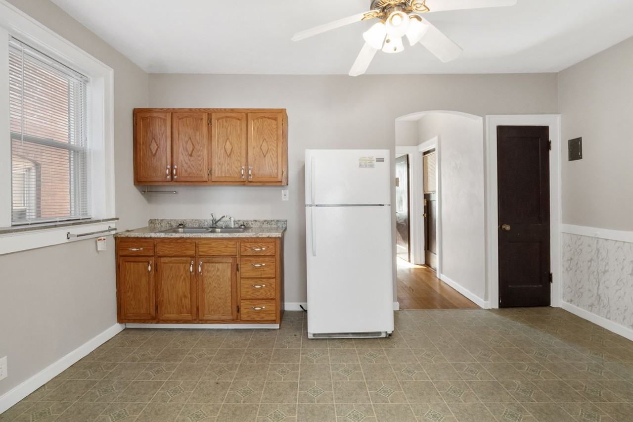 5034 Mardel Ave - Photo 6 of 18