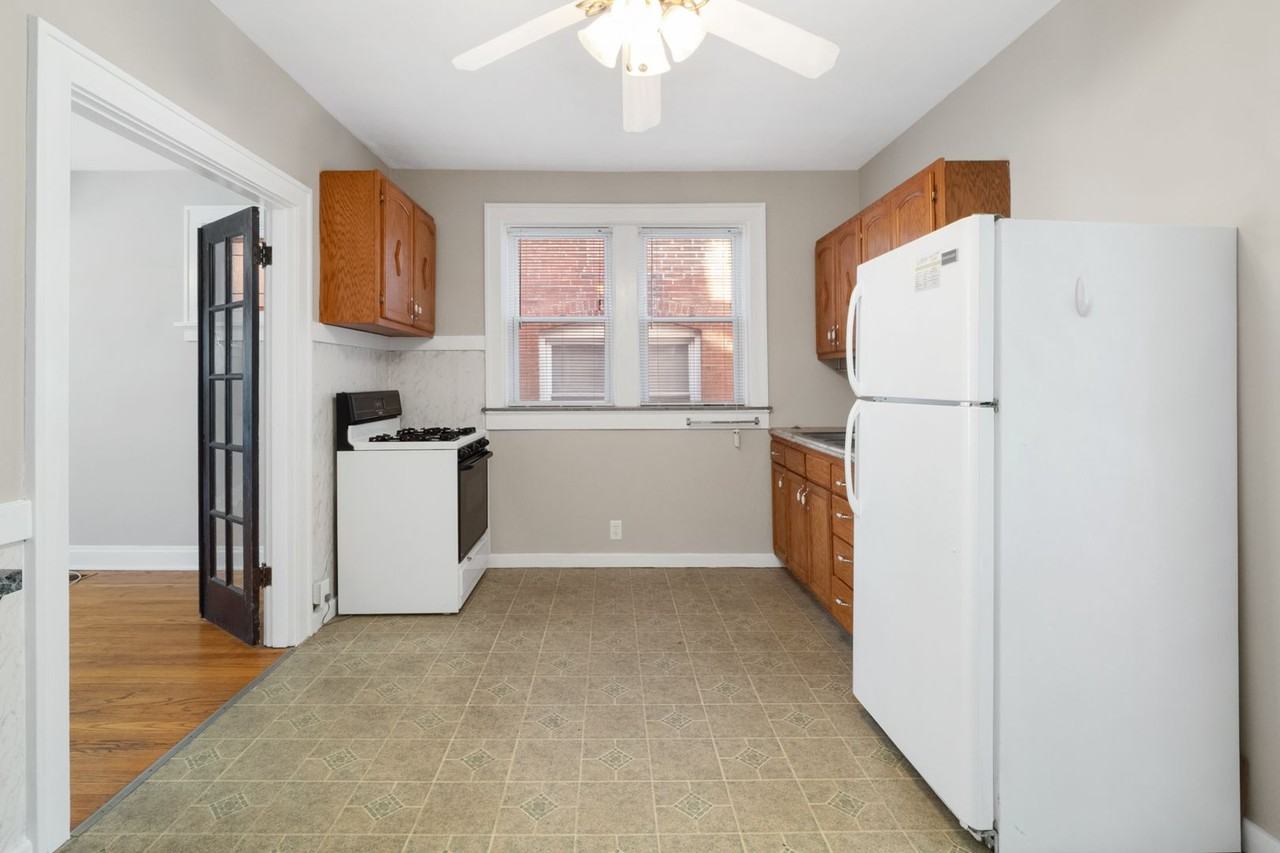 5034 Mardel Ave - Photo 7 of 18