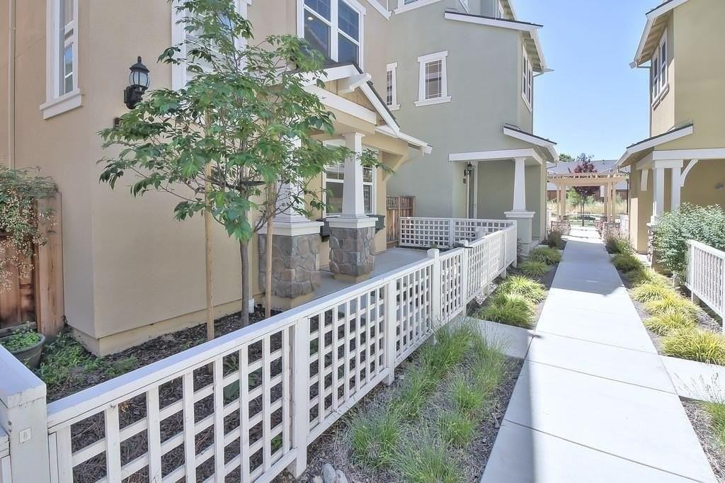 2913 Pescadero Ter - Photo 2 of 35