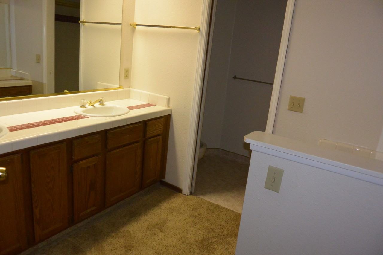 6025 W Paradise Ave - Photo 7 of 11