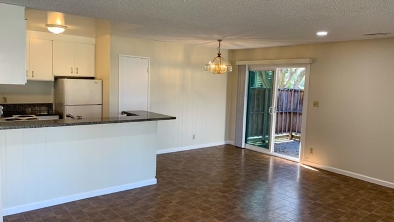 4690 Doane St - Photo 6 of 12