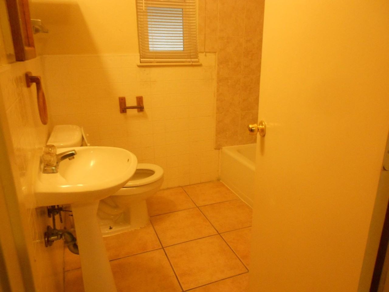 1629 Edwards St - Photo 4 of 4