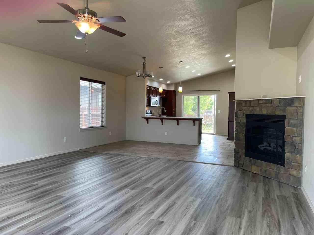 3564 Avenue G - Photo 3 of 24