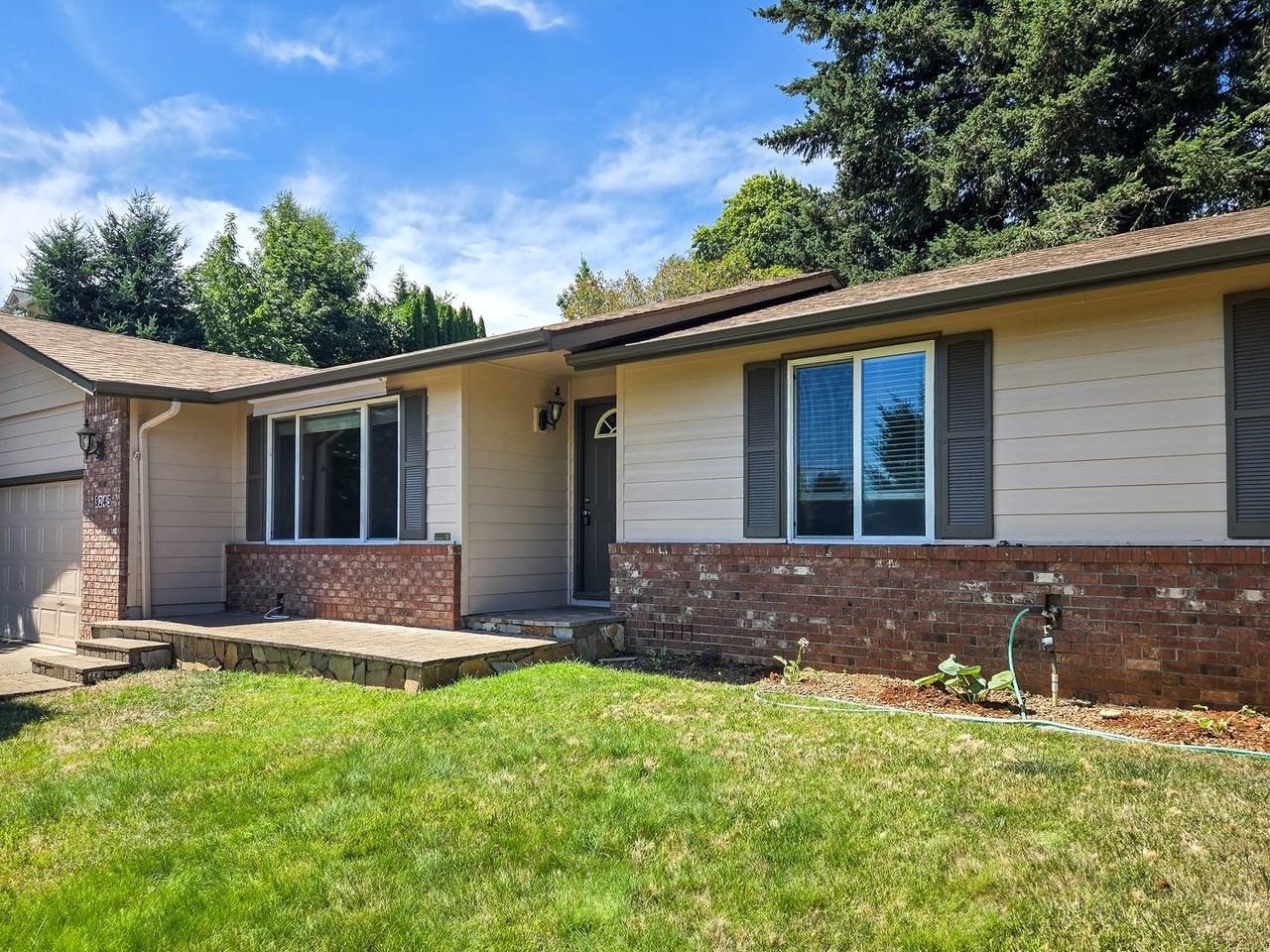 5245 Lone Oak Rd Se - Photo 2 of 24