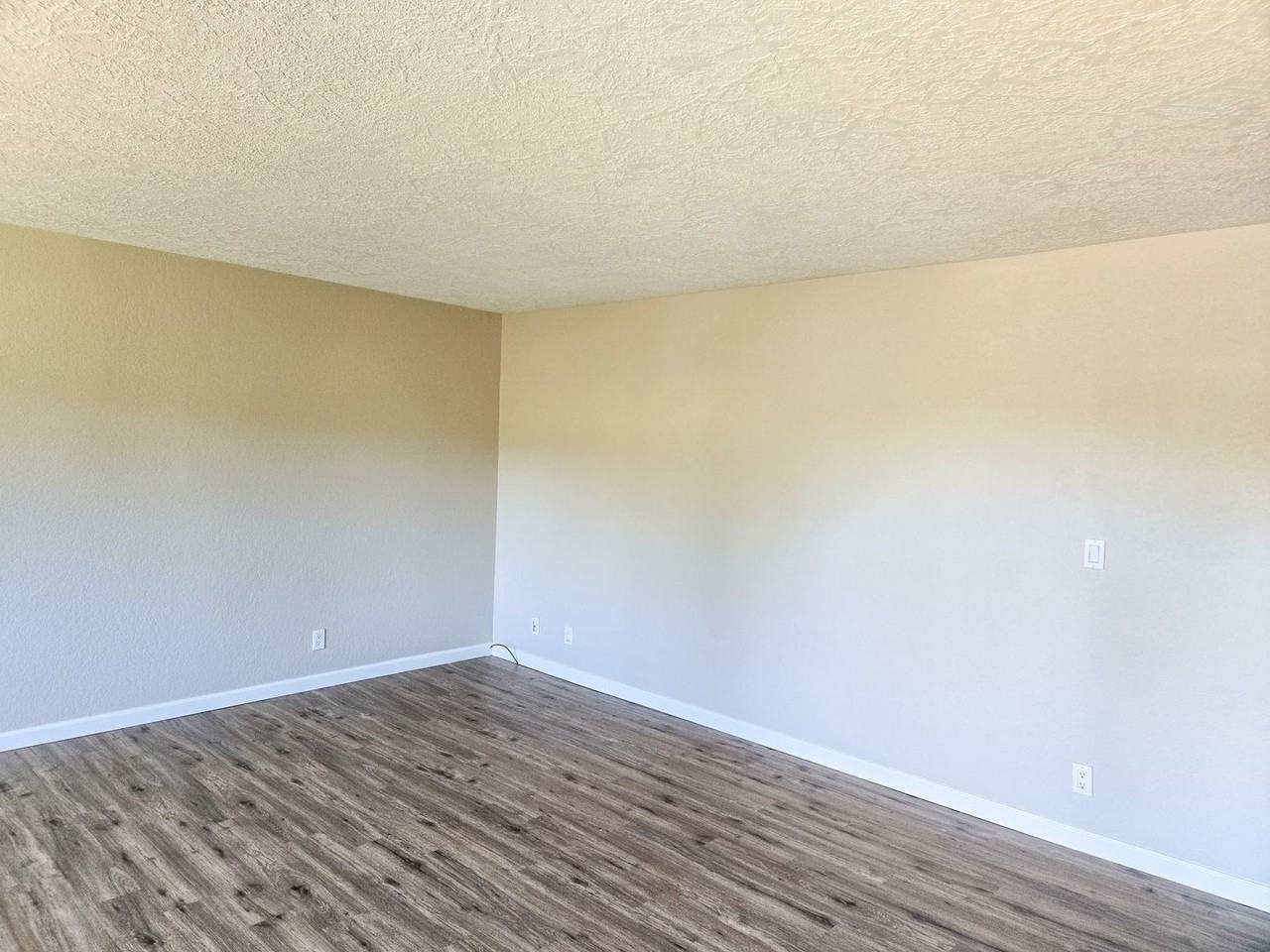 5245 Lone Oak Rd Se - Photo 4 of 24