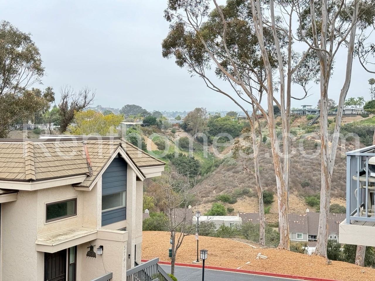 3745 Balboa Ter Unit C - Photo 6 of 30