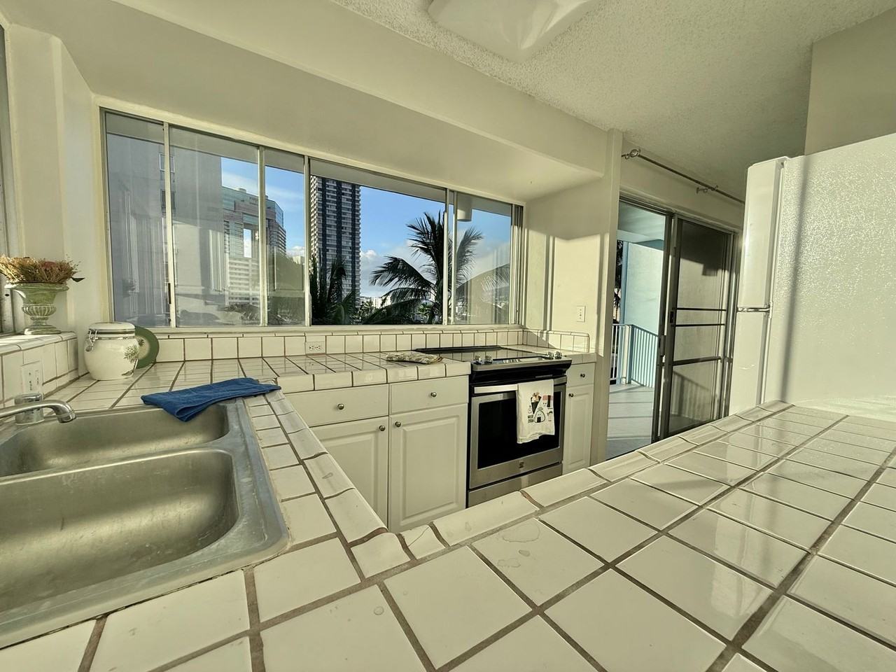 439 Keoniana St #705 - Photo 7 of 30