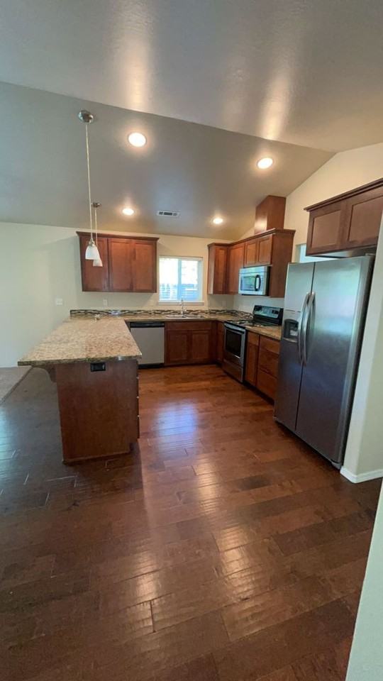 899 Trinity Way - Photo 6 of 17