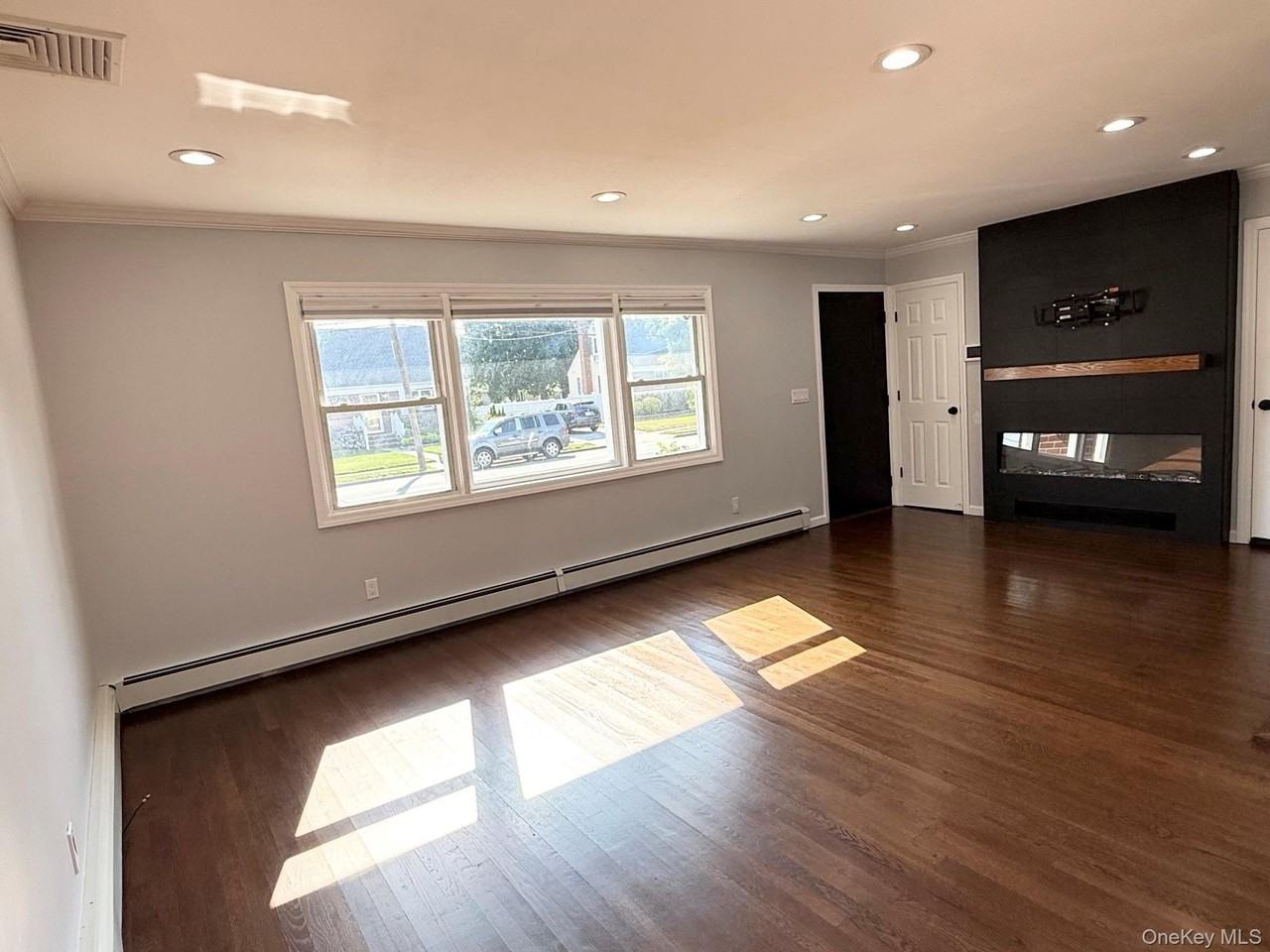 15 W Walnut St - Photo 3 of 16