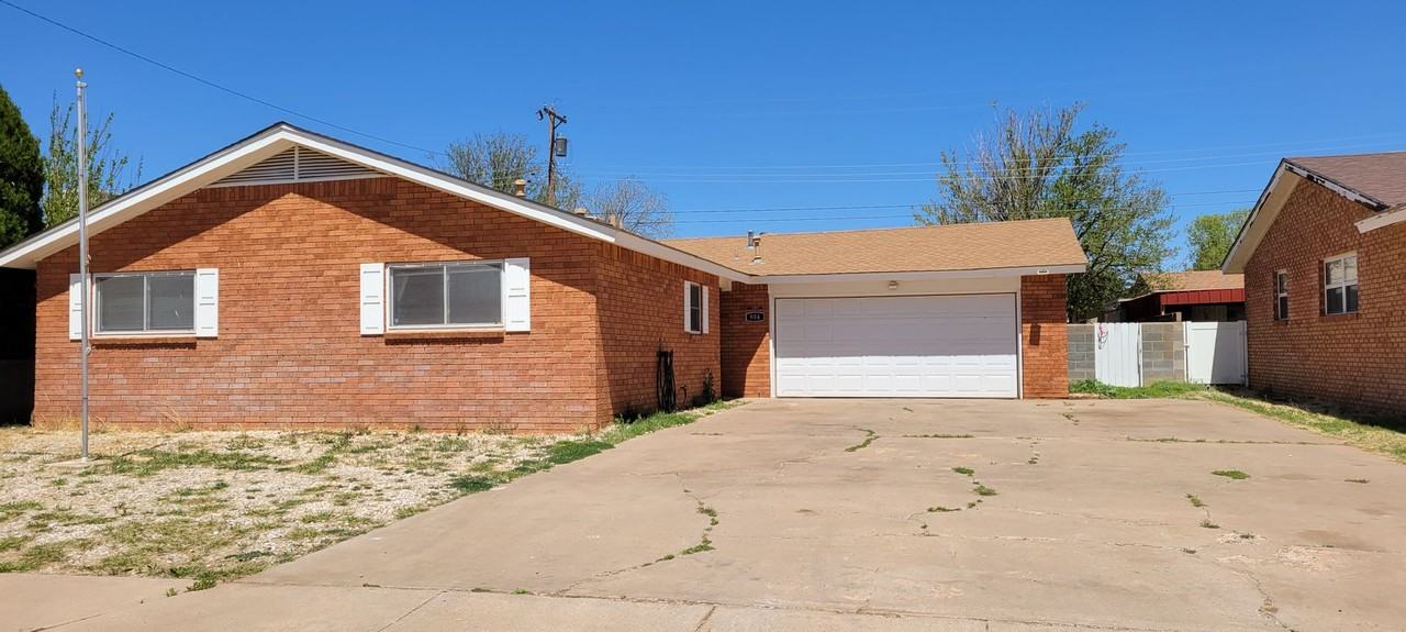 904 John Doe St - Photo 2 of 19