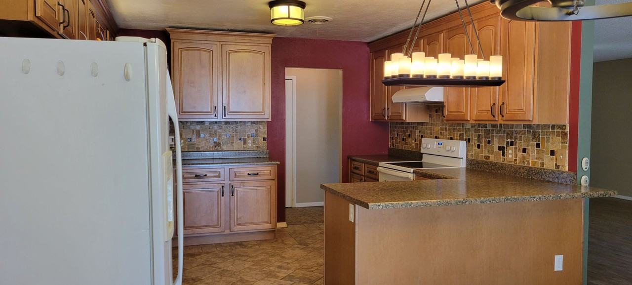 904 John Doe St - Photo 3 of 19
