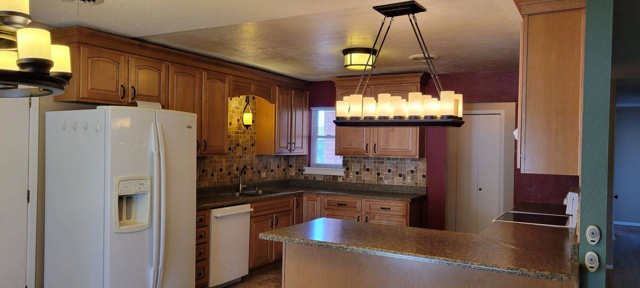 904 John Doe St - Photo 5 of 19
