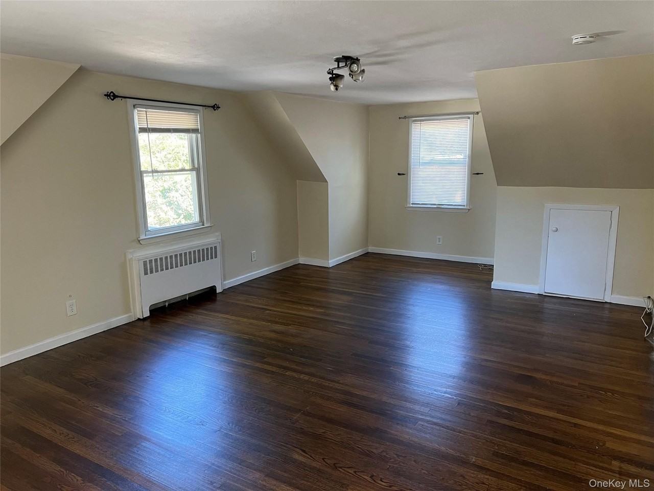 23 Luther Pl - Photo 2 of 8