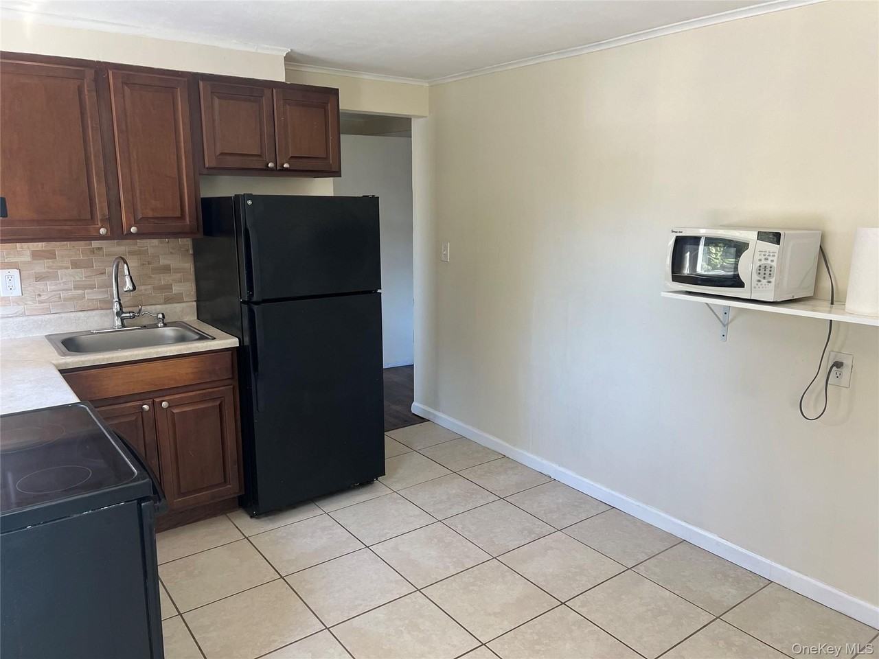 23 Luther Pl - Photo 6 of 8
