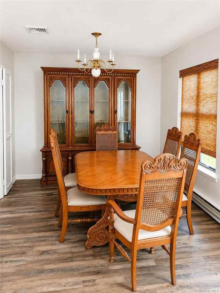506 Alden Ct N - Photo 3 of 13