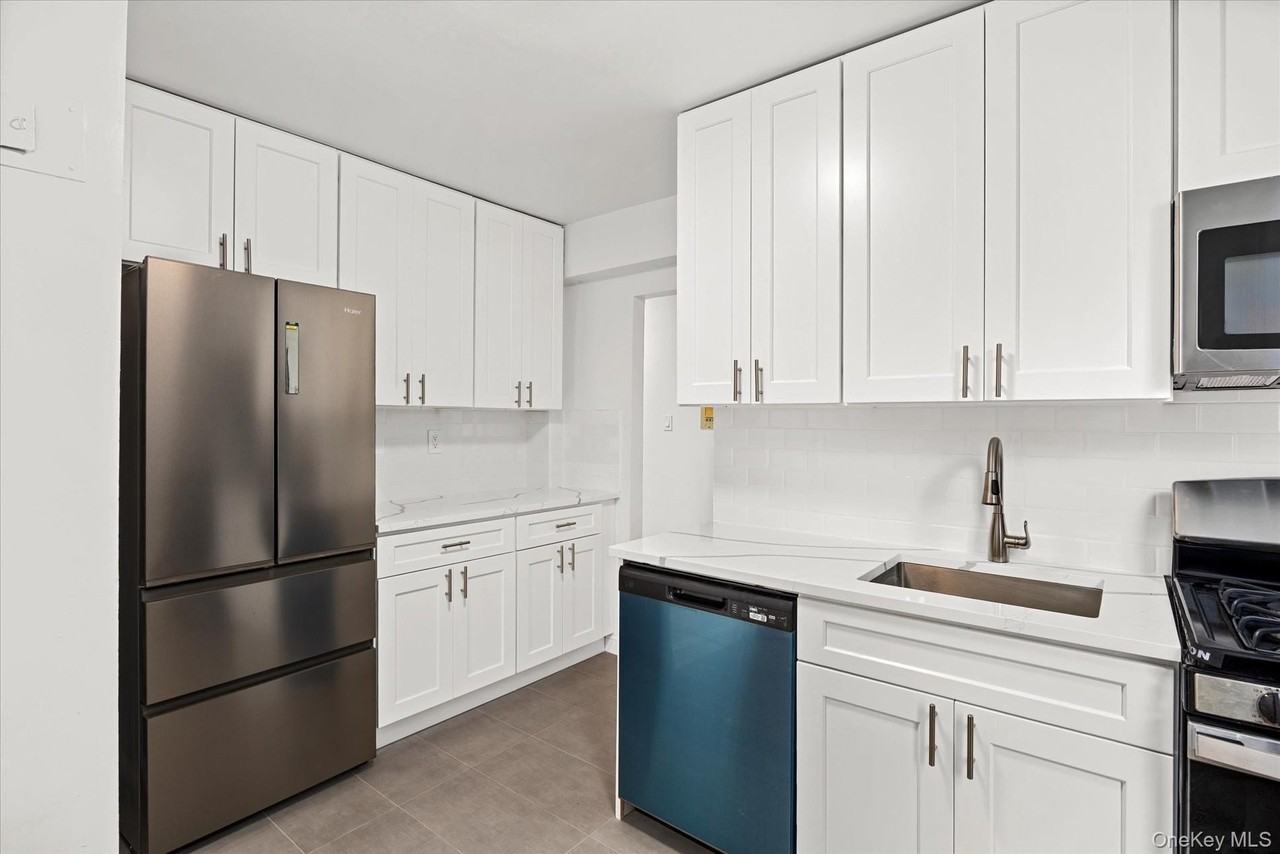 6730 Clyde St #3B - Photo 2 of 16
